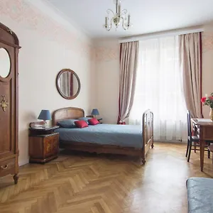  Apartment Castle Vintage