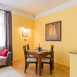  Apartment In Heart Of - 2br 2ba Elegant Downtown